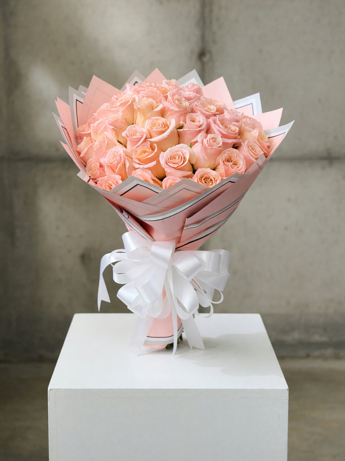 Georgia Peach Grand bouquet of 50 long-stem peach roses, alternate view